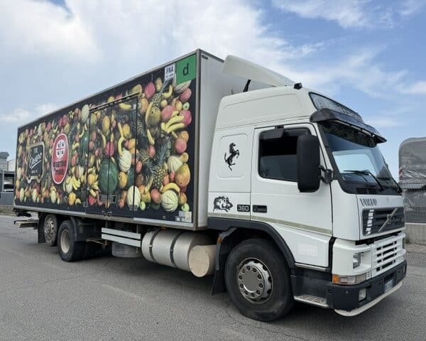 VOLVO FM 10 - 360 6X2 ANNO 2001 FRIGORIFERO